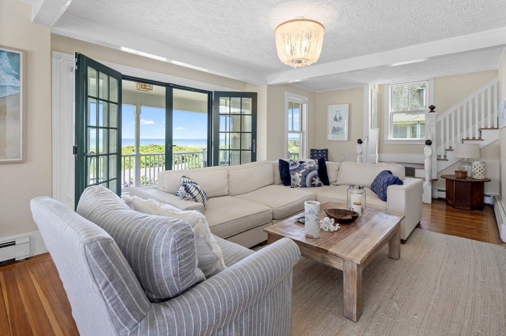 72 B St, Hull MA  02045-1941 exterior