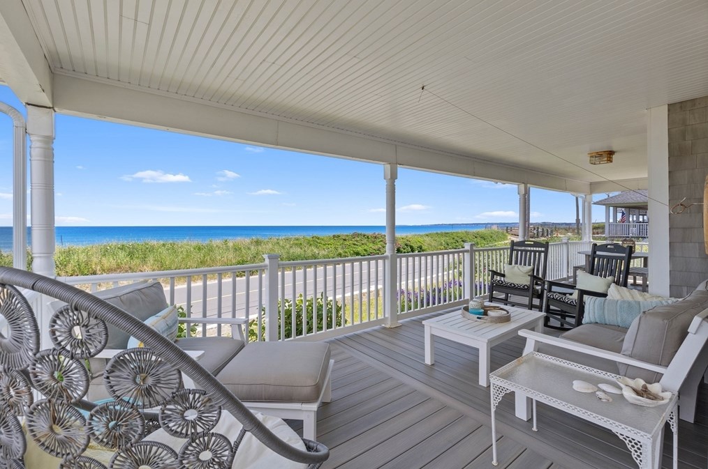 72 B St, Hull MA  02045-1941 exterior