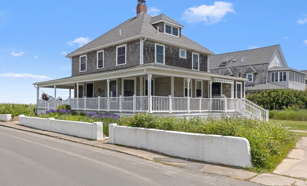 72 B St, Nantasket Beach, MA 02045