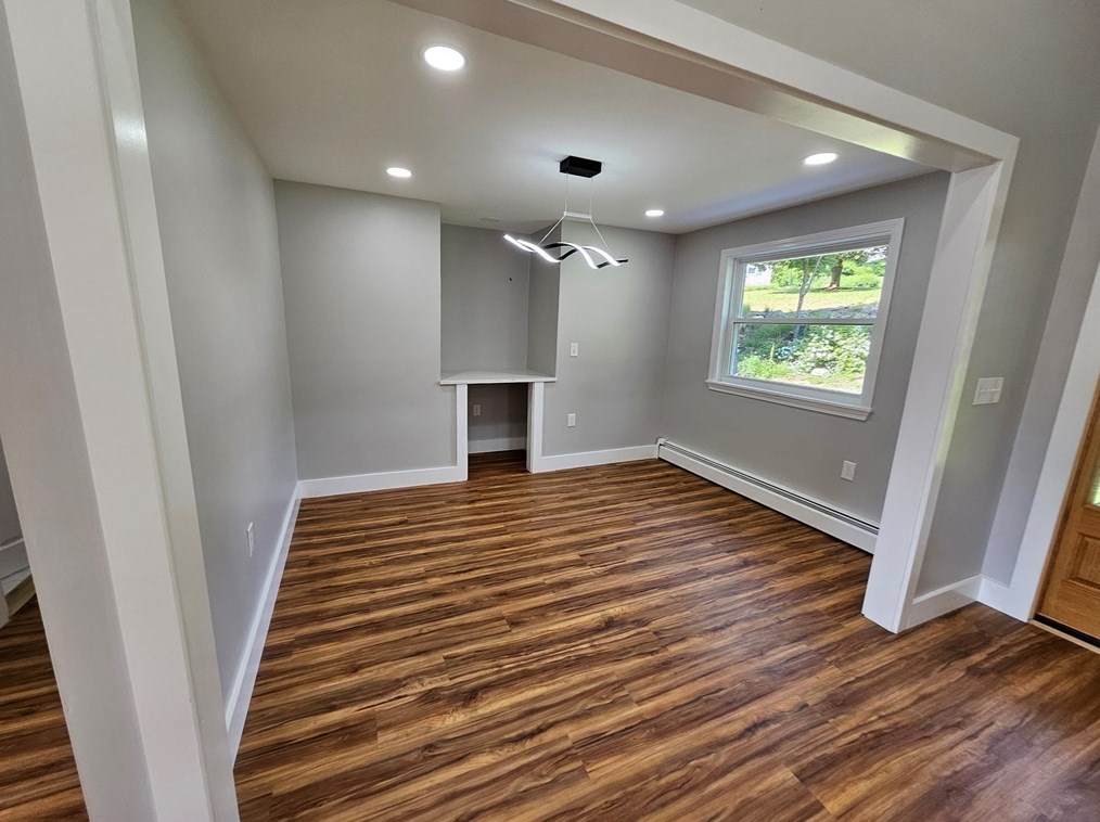 139 Avis Ave, Dracut MA 01826-2607 exterior