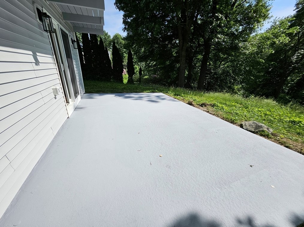 139 Avis Ave, Dracut MA 01826-2607 exterior