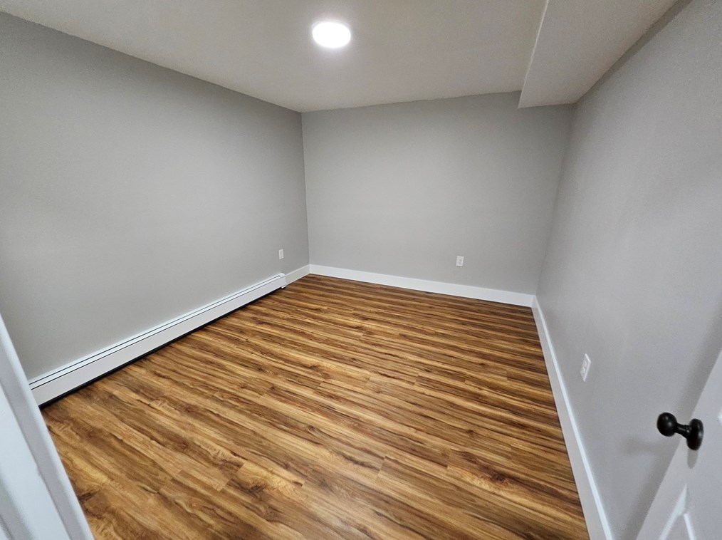 139 Avis Ave, Dracut MA 01826-2607 exterior