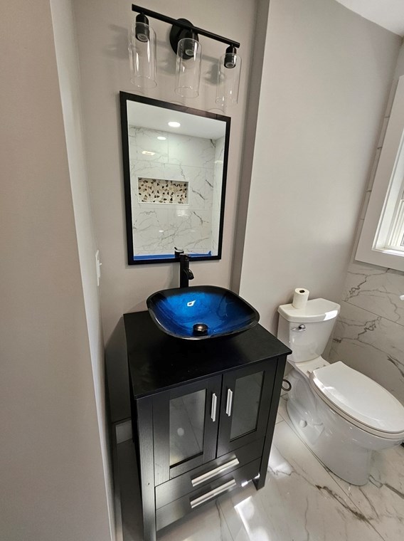 139 Avis Ave, Dracut MA 01826-2607 exterior