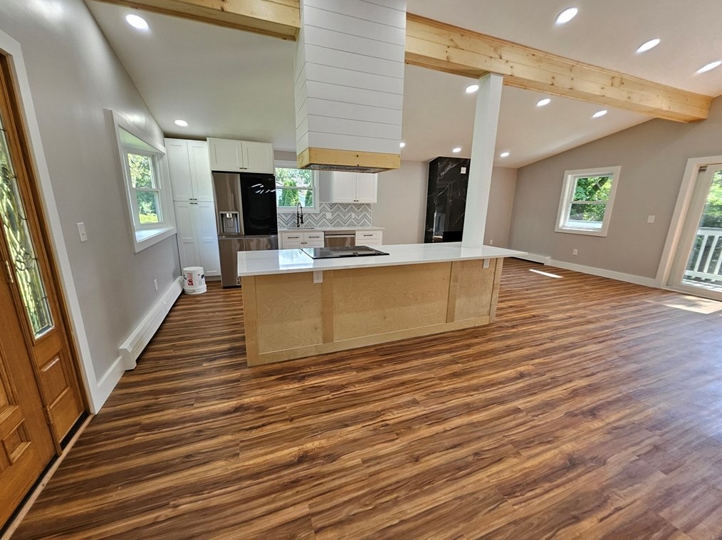 139 Avis Ave, Dracut MA 01826-2607 exterior