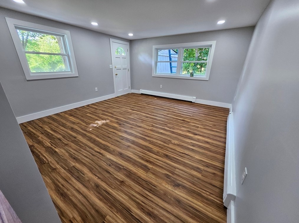 139 Avis Ave, Dracut MA 01826-2607 exterior