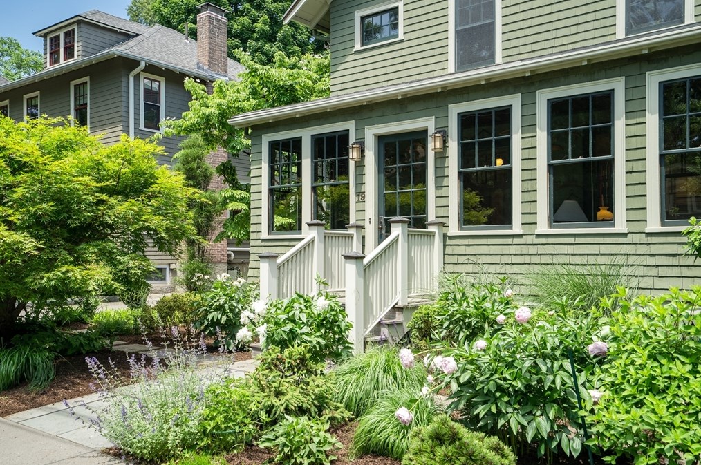 19 Eliot Ave, Newton, MA 02465-1708