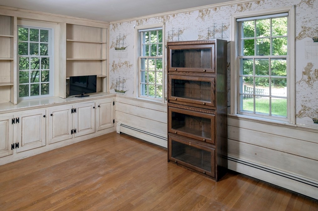 12 Queen Anne Ln, Hingham MA 02043-3904 exterior