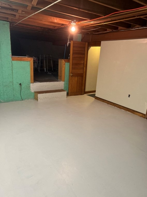 12 Queen Anne Ln, Hingham MA 02043-3904 exterior