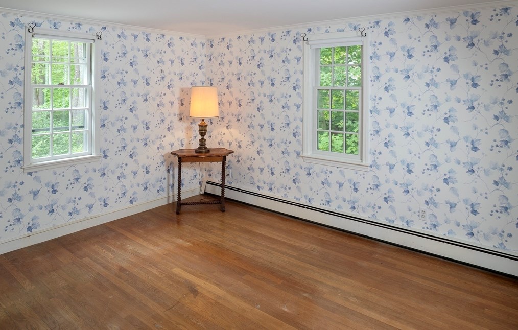 12 Queen Anne Ln, Hingham MA 02043-3904 exterior