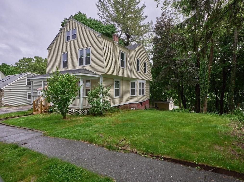 40 Circuit Ave, Worcester, MA 01603 exterior