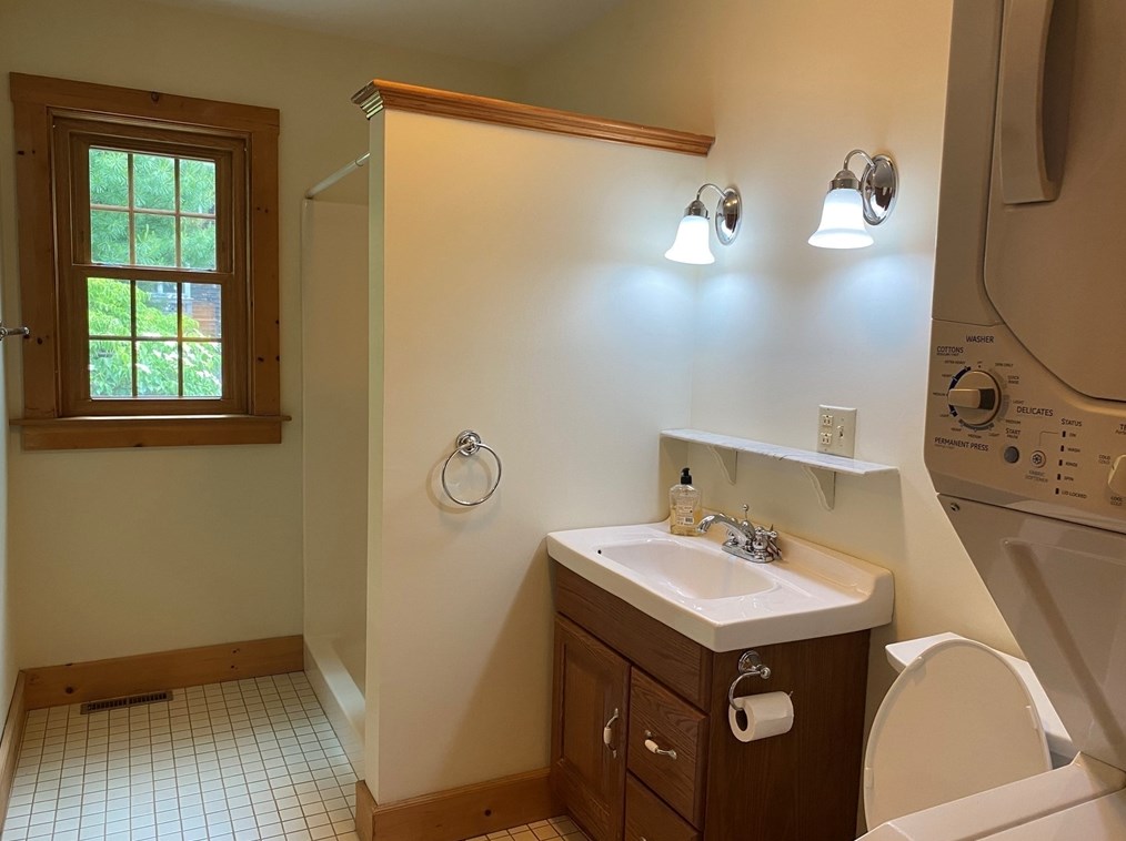 17 Jane St, Randolph MA 02368-1925 exterior