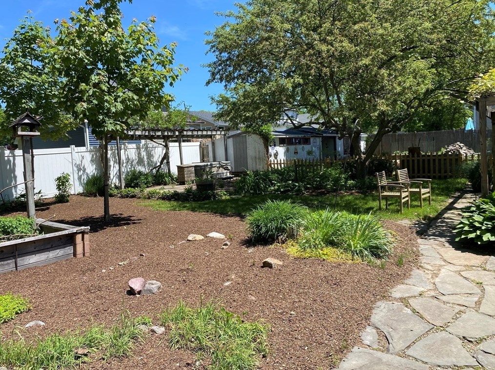 17 Jane St, Randolph MA 02368-1925 exterior