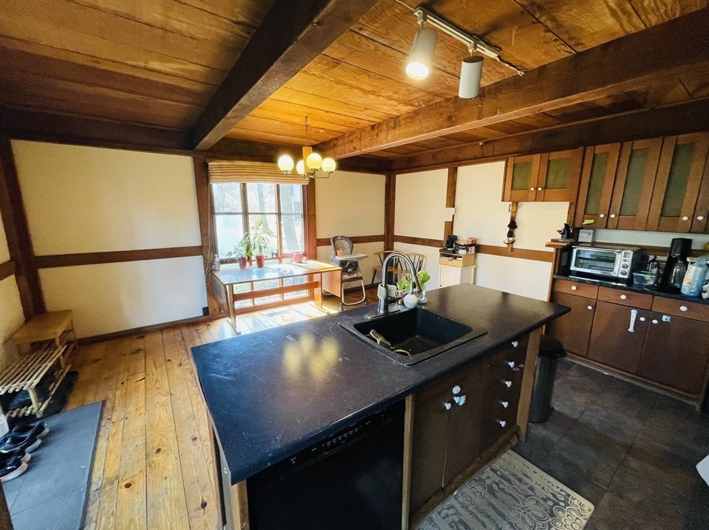 11 Pine Grove #11, Amherst, MA 01002