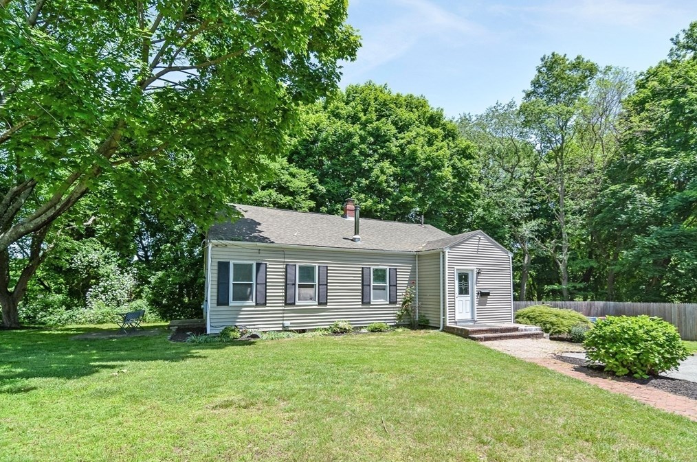 26 Fuller St, Seekonk, MA 02771 exterior