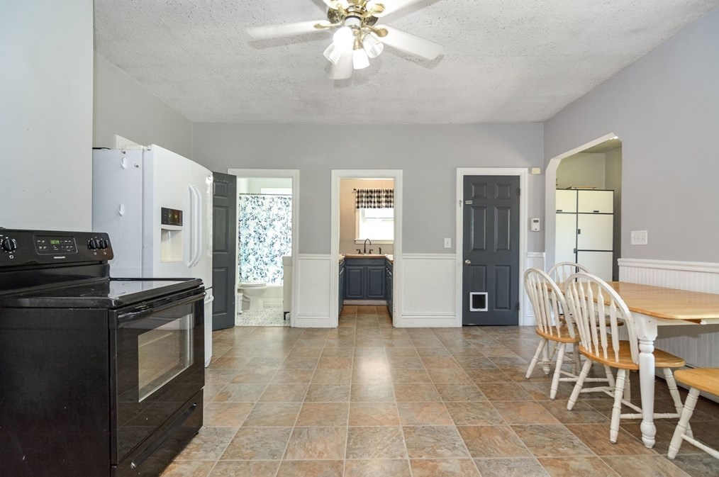 26 Fuller St, Seekonk MA 02771-6006 exterior