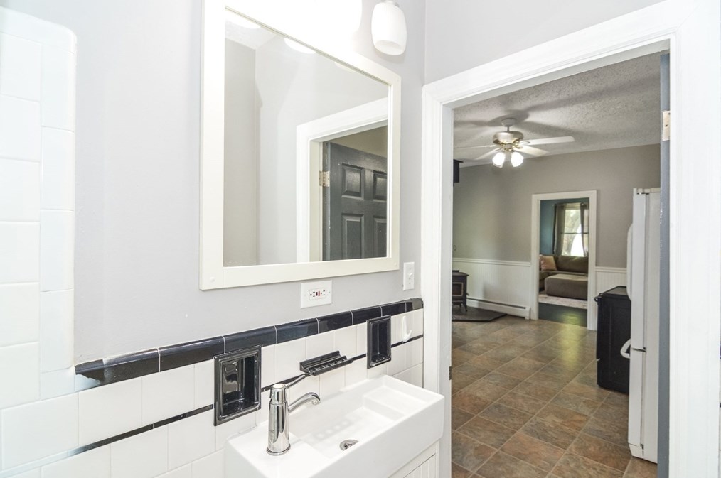 26 Fuller St, Seekonk MA 02771-6006 exterior