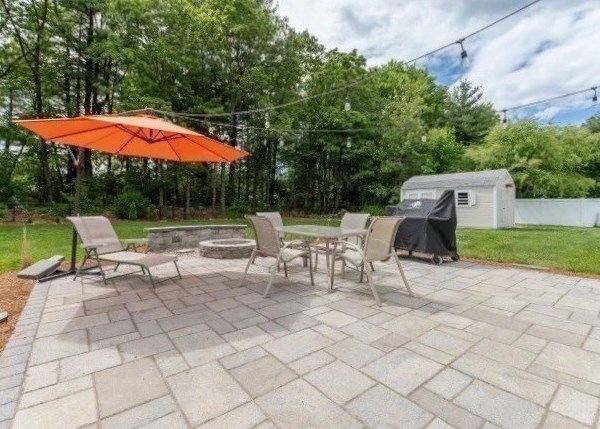 93 Hamilton Rd, Wrentham, MA 02093