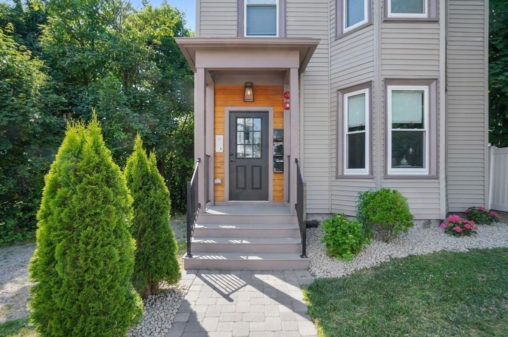 27 Alpine St, Boston MA  exterior