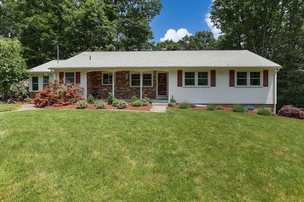 25 Avery Heights, Holden, MA 01520