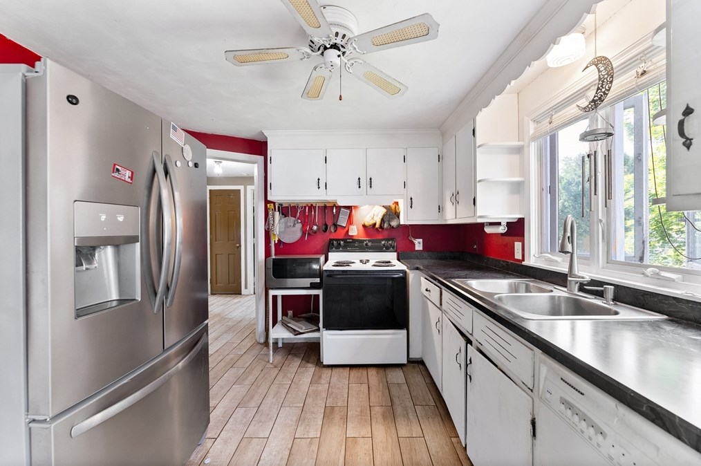 14 Prospect St, Agawam MA 01001-1403 exterior