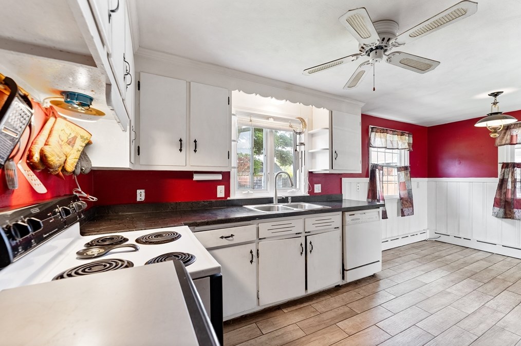 14 Prospect St, Agawam MA 01001-1403 exterior