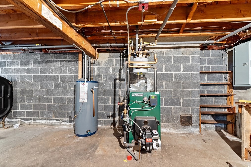 14 Prospect St, Agawam MA 01001-1403 exterior