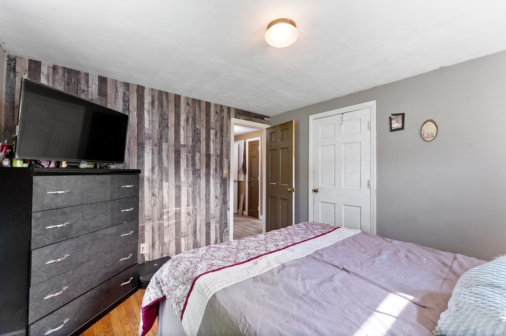 14 Prospect St, Agawam MA 01001-1403 exterior