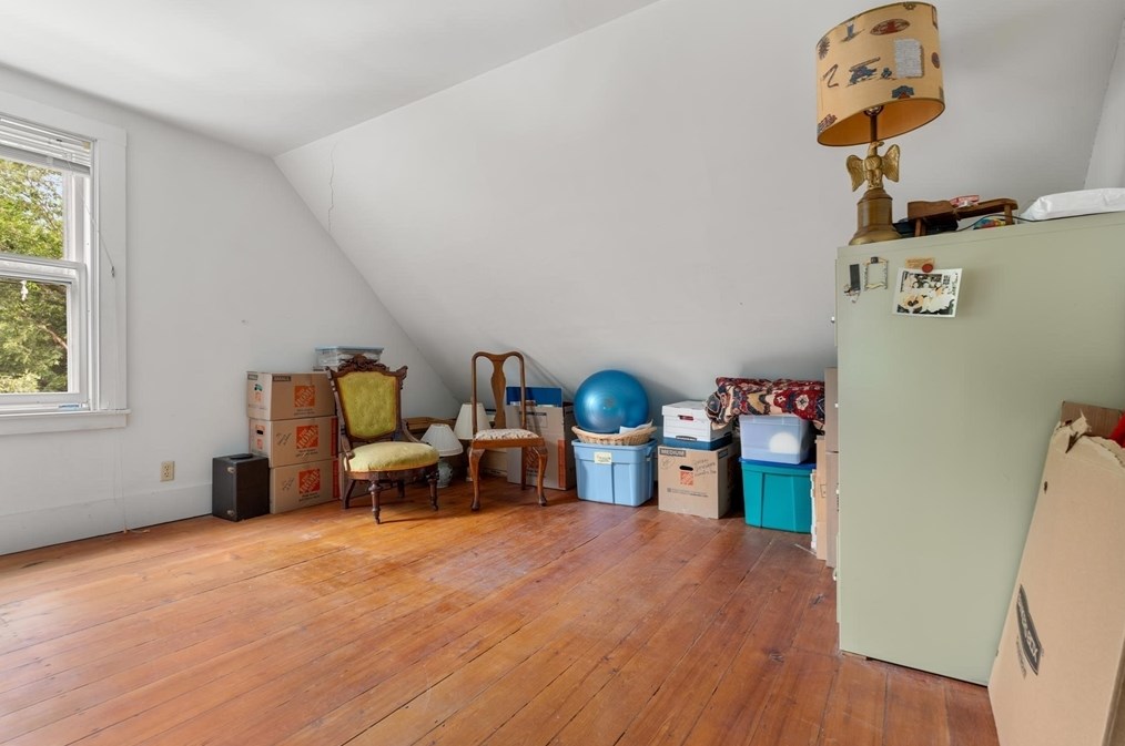 14 Parker Ave, Newton MA 02461-1815 exterior