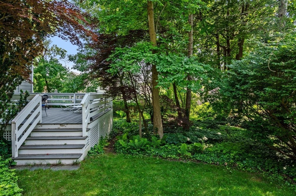 14 Parker Ave, Newton MA 02461-1815 exterior