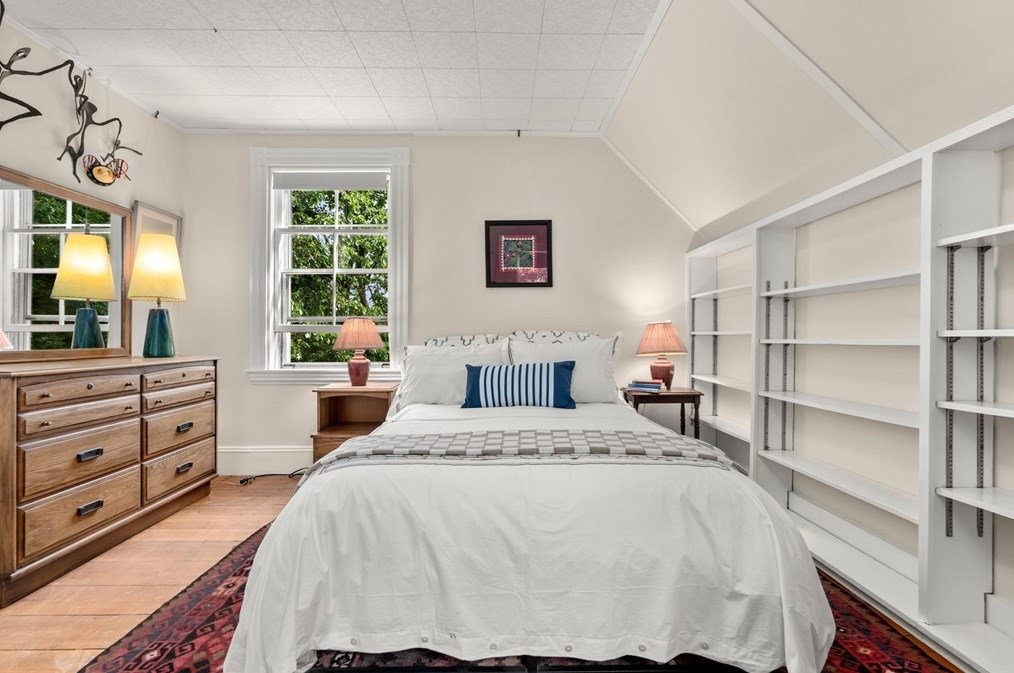 14 Parker Ave, Newton MA 02461-1815 exterior