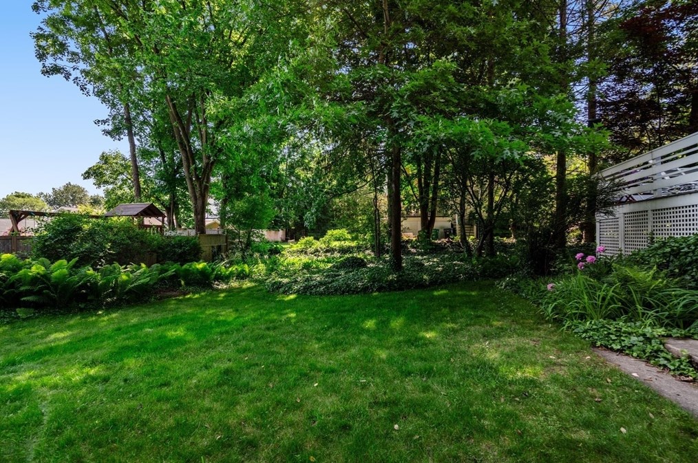 14 Parker Ave, Newton MA 02461-1815 exterior