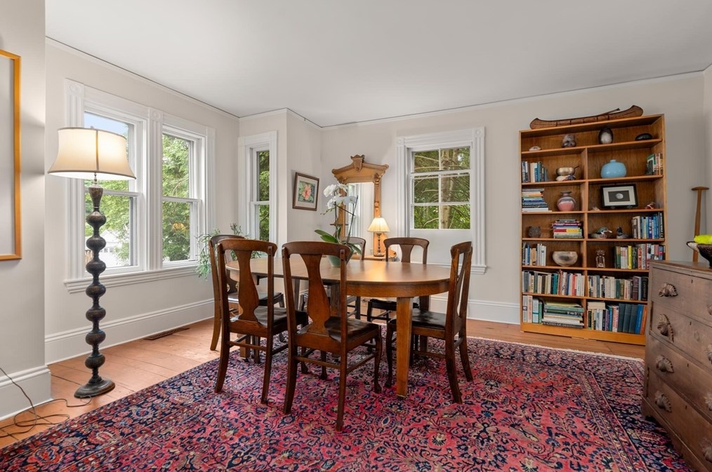 14 Parker Ave, Newton MA 02461-1815 exterior