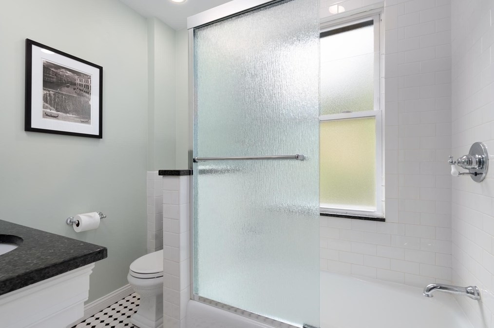 14 Parker Ave, Newton MA 02461-1815 exterior