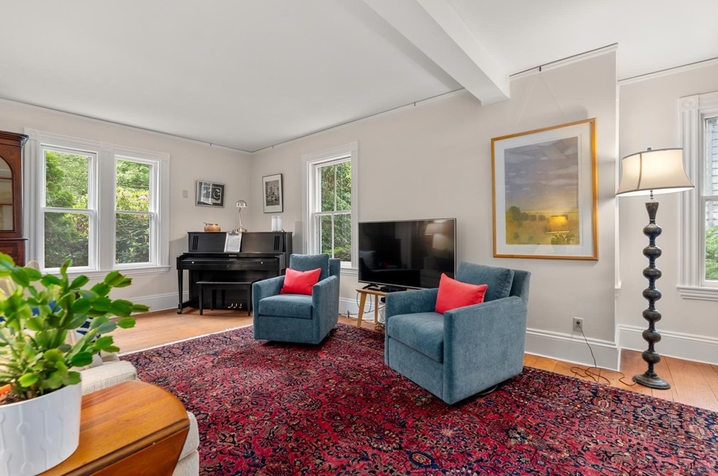 14 Parker Ave, Newton MA 02461-1815 exterior