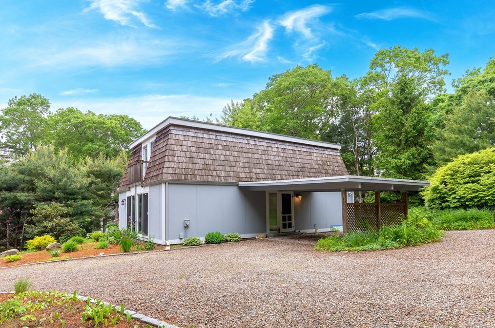 31 Periwinkle Ln, Mashpee, MA 02649 exterior