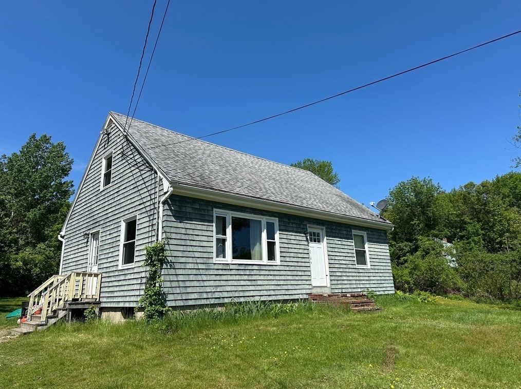 11 W Whitehall, Amesbury, MA 01913