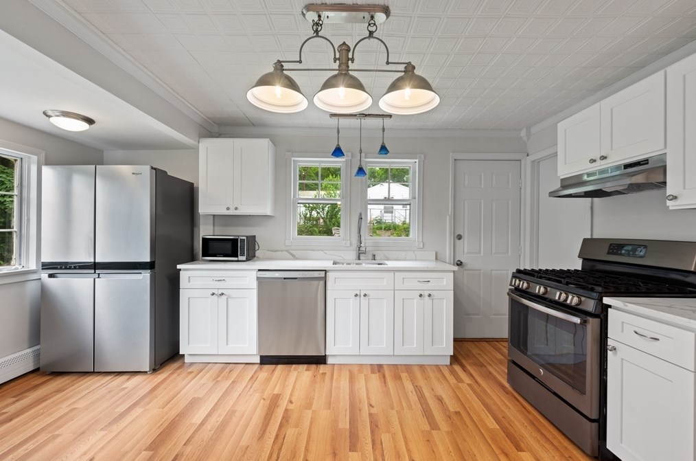 46 Roosevelt Rd, Weymouth MA 00021 exterior