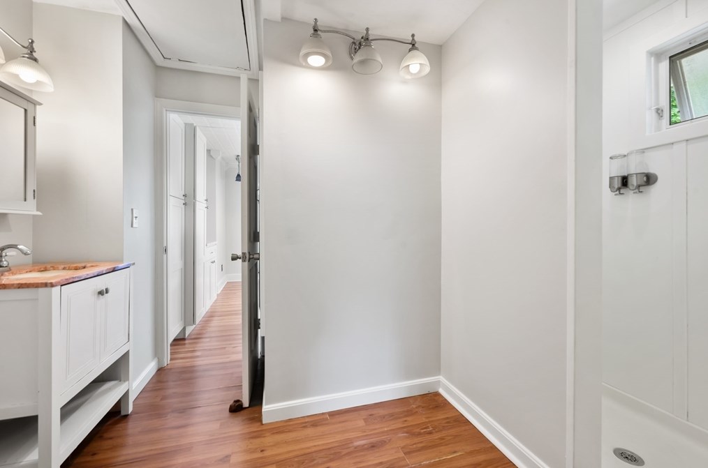 46 Roosevelt Rd, Weymouth MA 00021 exterior