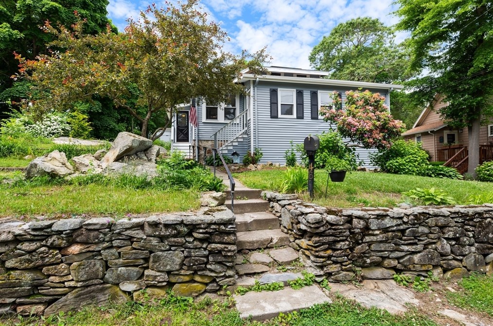 46 Roosevelt Rd, Weymouth MA 00021 exterior