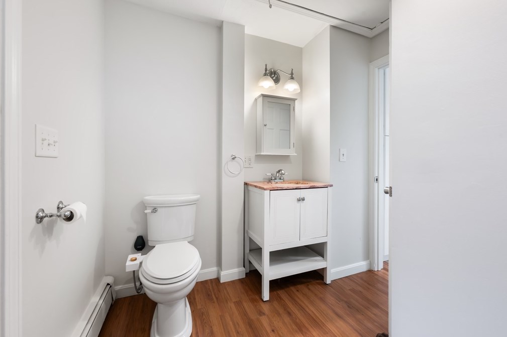 46 Roosevelt Rd, Weymouth MA 00021 exterior