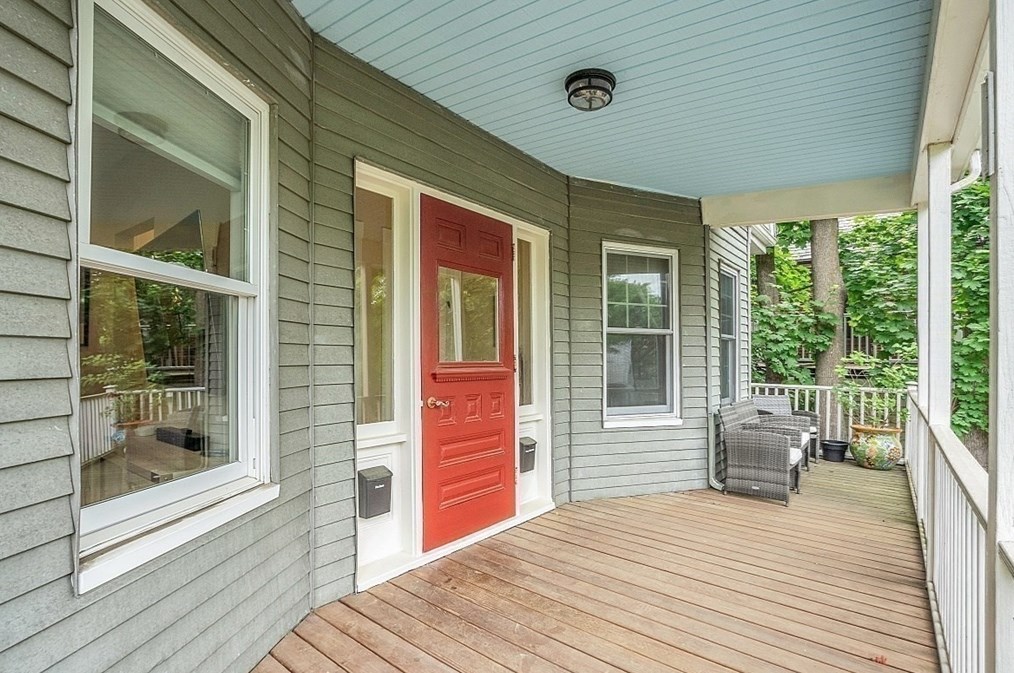 66 Atherton Rd, Brookline, MA 02446 exterior