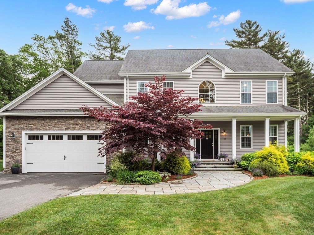 19 Margaret St, New Bedford, MA 02743