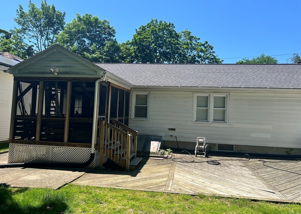 37 Ashmore Rd, Worcester, MA 01602 exterior