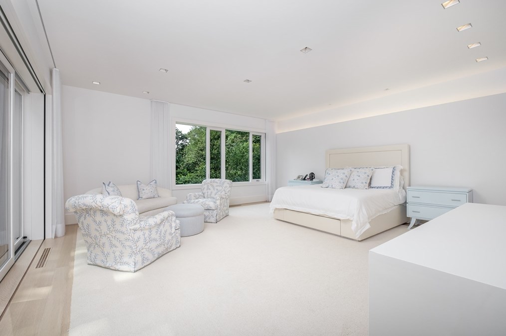 70 Possum Rd, Weston MA 02493-2318 exterior