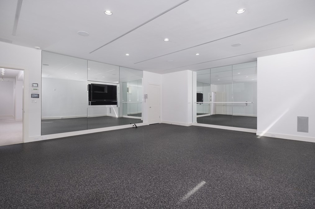 70 Possum Rd, Weston MA 02493-2318 exterior