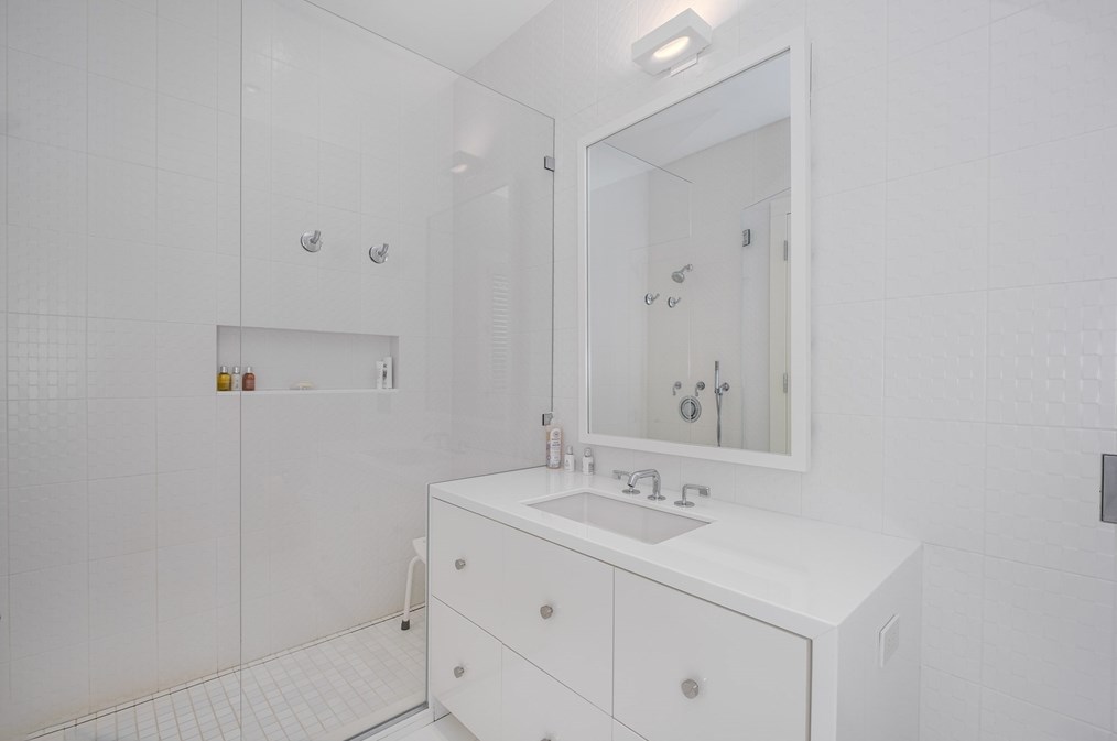 70 Possum Rd, Weston MA 02493-2318 exterior