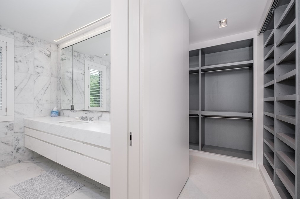 70 Possum Rd, Weston MA 02493-2318 exterior