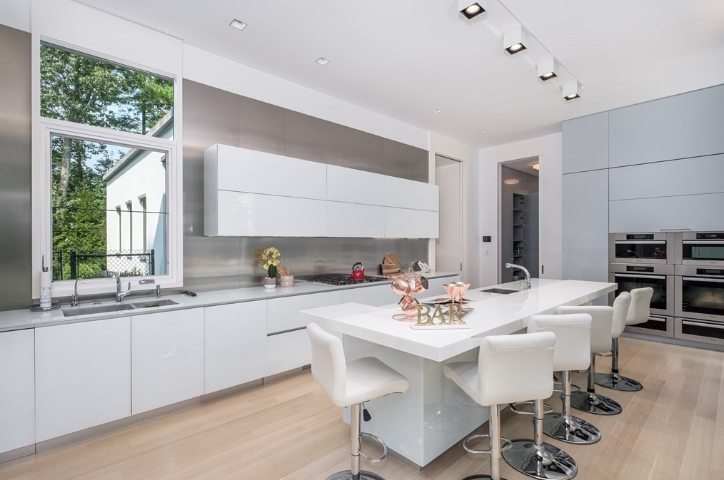 70 Possum Rd, Weston MA 02493-2318 exterior