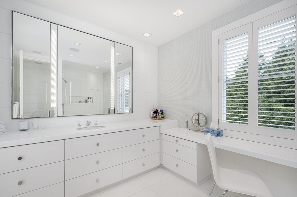 70 Possum Rd, Weston MA 02493-2318 exterior