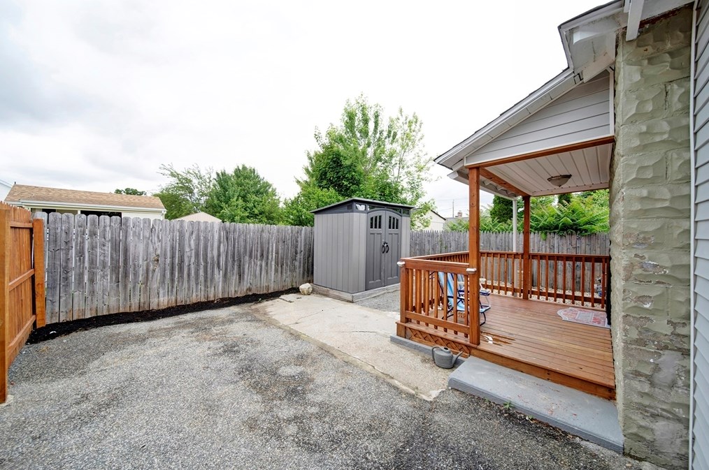 339 Abbott St, Springfield MA  01118-1601 exterior